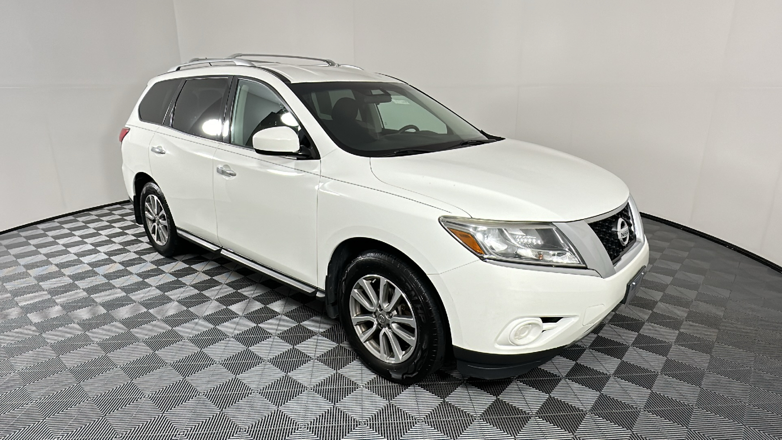 2016 Nissan Pathfinder S 1