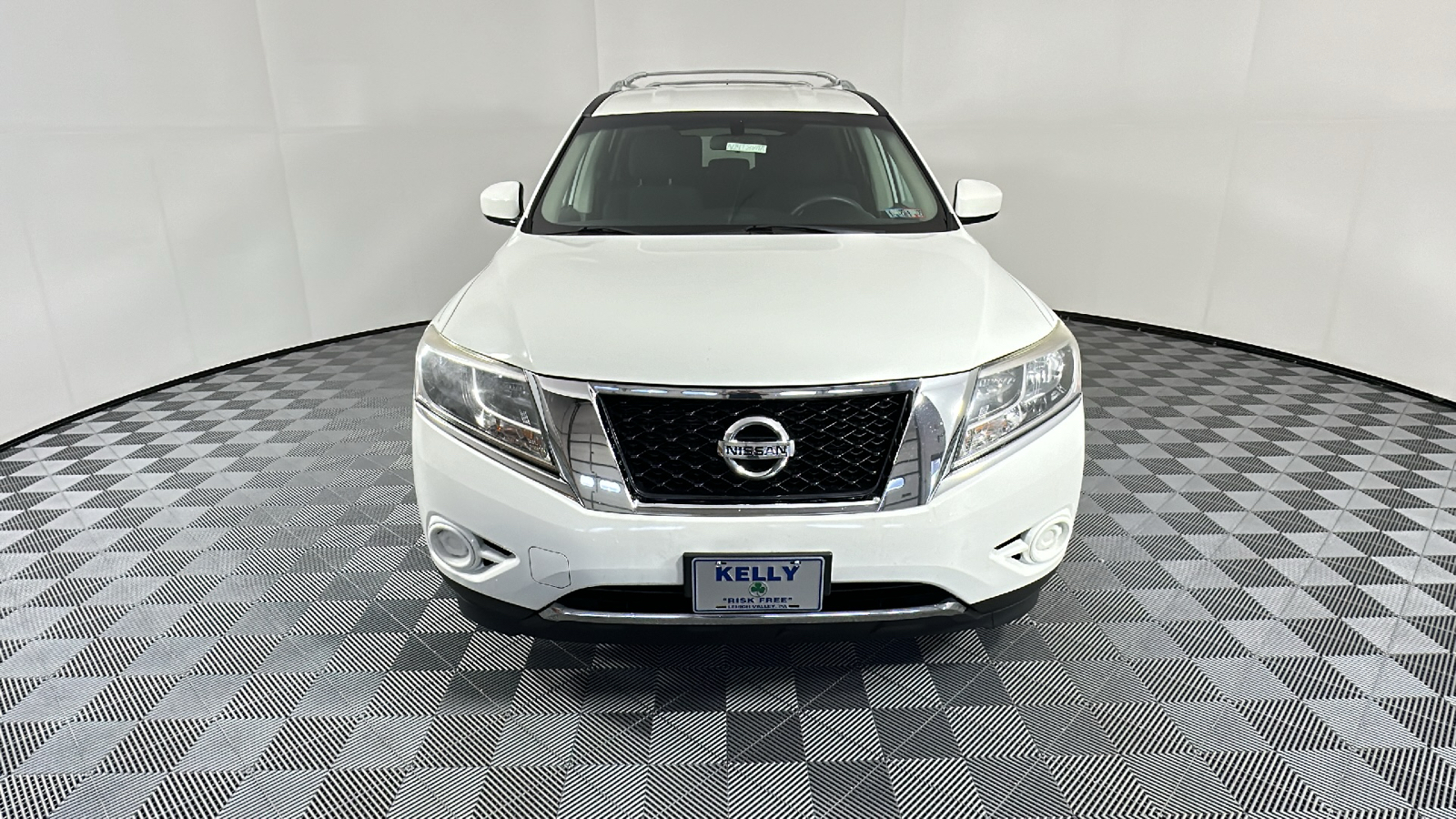 2016 Nissan Pathfinder S 2