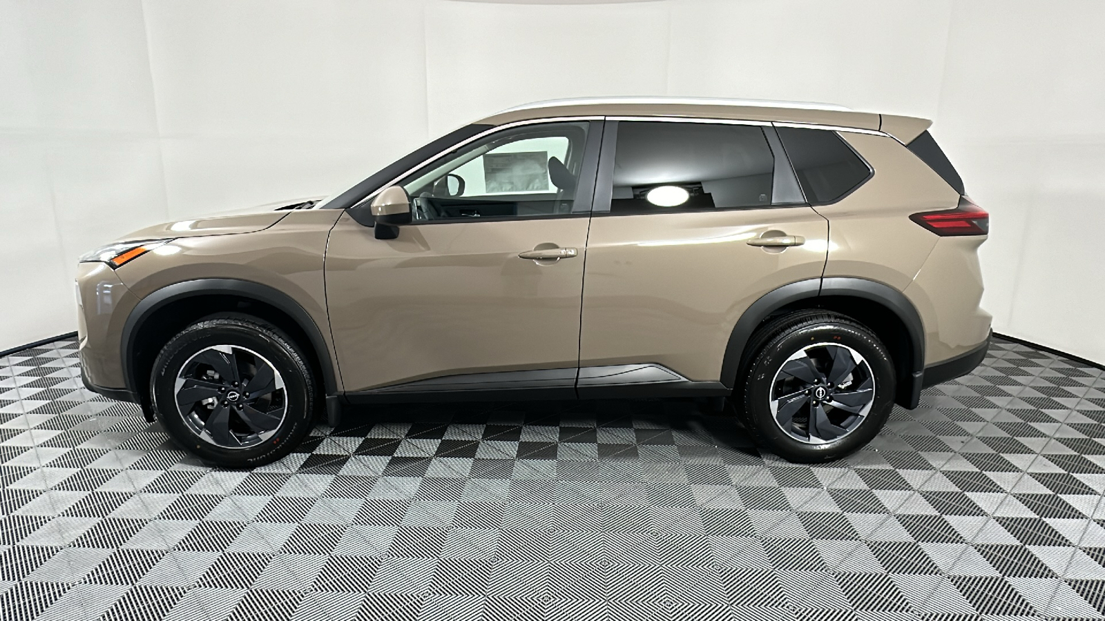 2024 Nissan Rogue SV 4