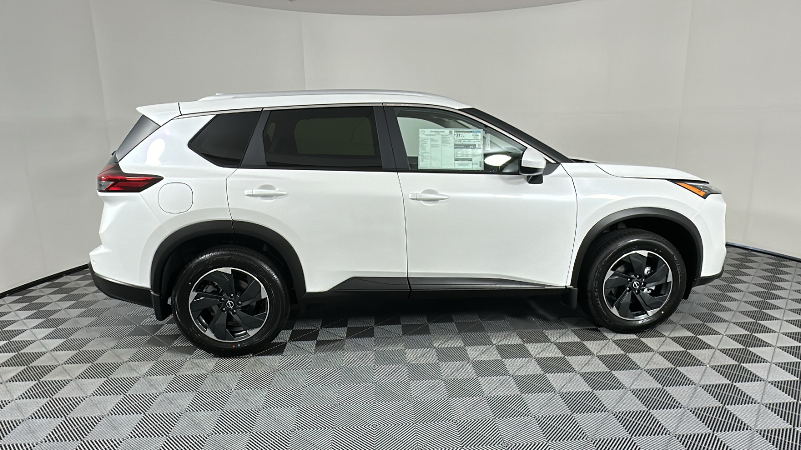 2024 Nissan Rogue SV 8