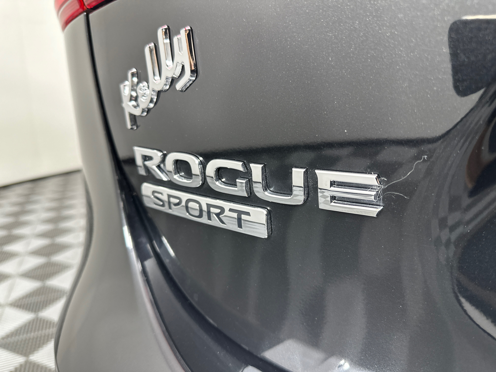 2022 Nissan Rogue Sport SV 9