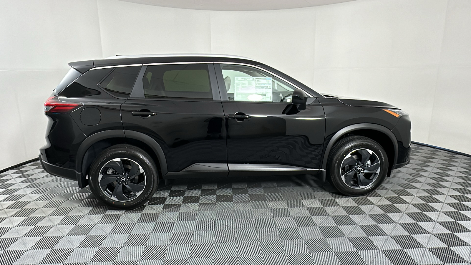 2024 Nissan Rogue SV 8