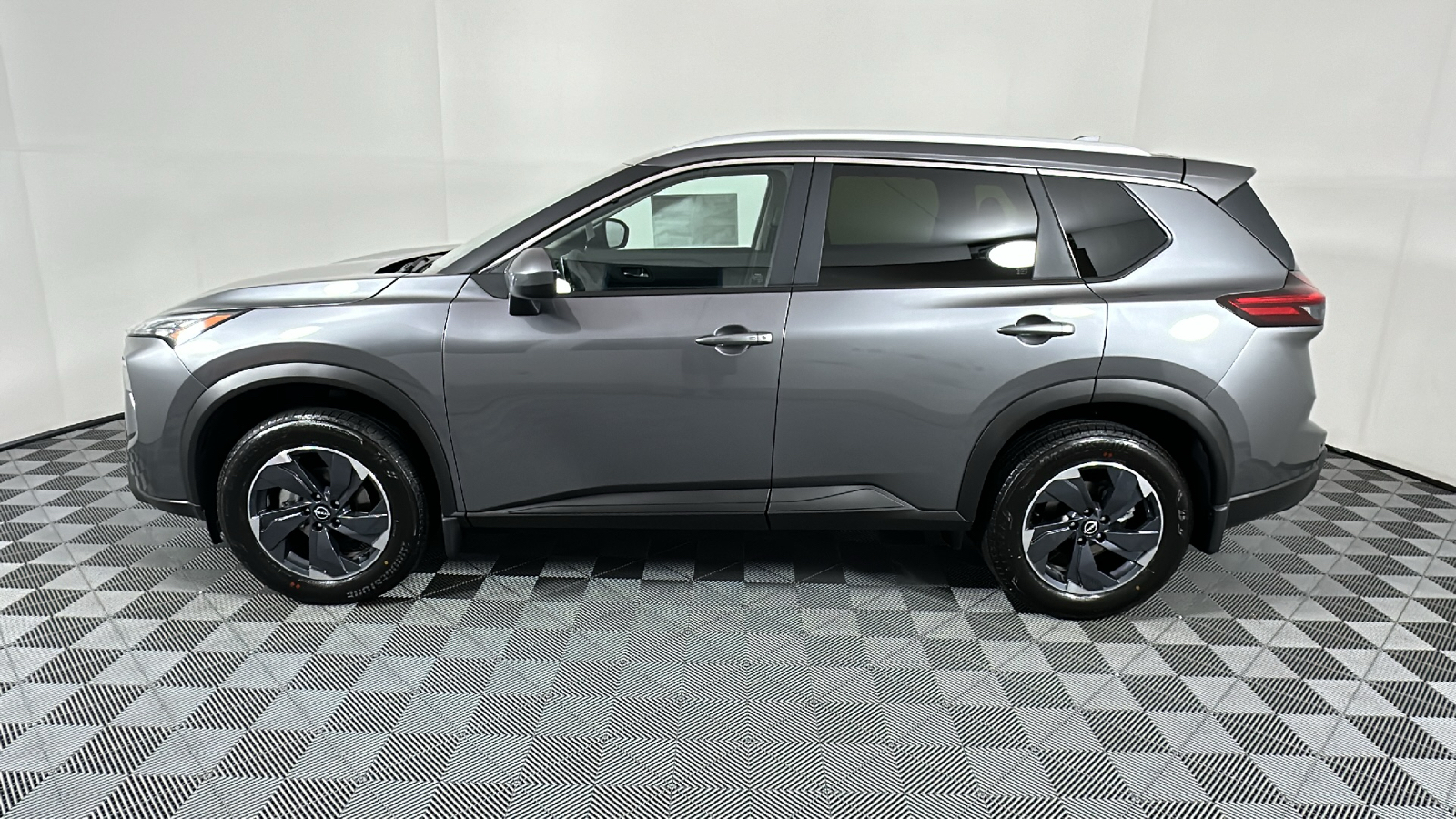 2024 Nissan Rogue SV 4