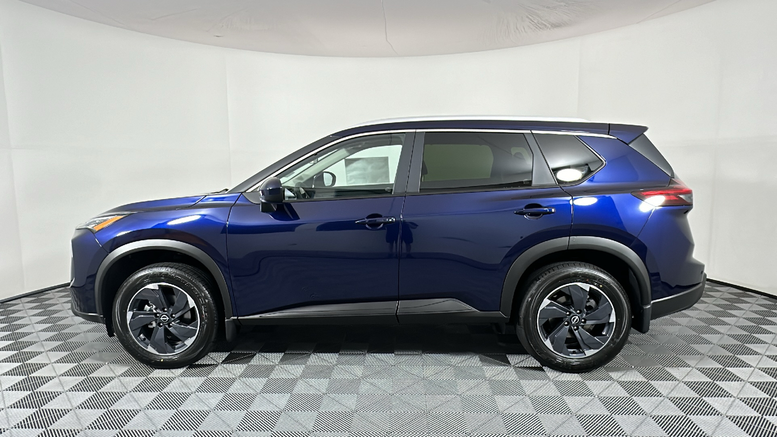 2024 Nissan Rogue SV 4