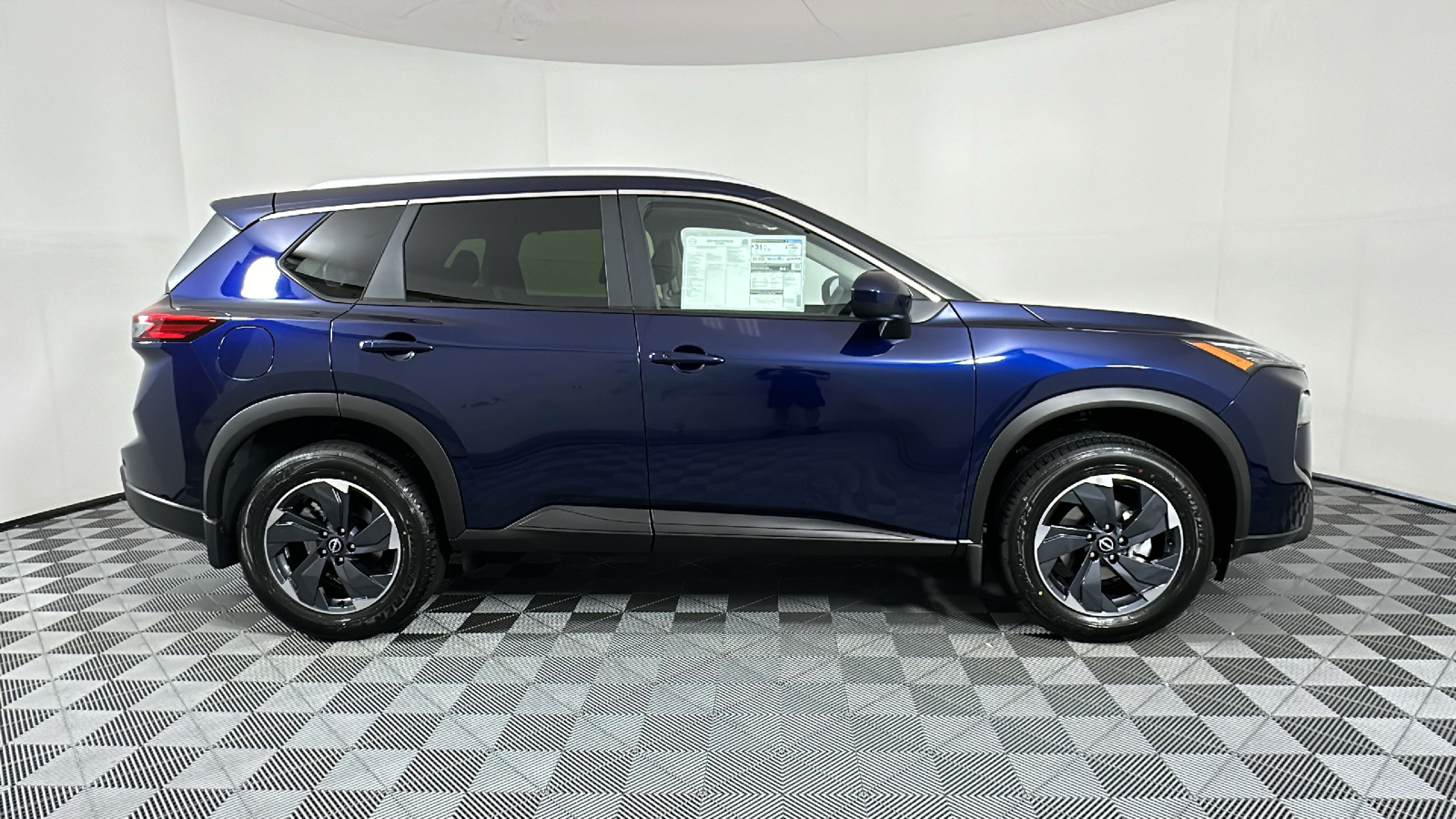 2024 Nissan Rogue SV 8