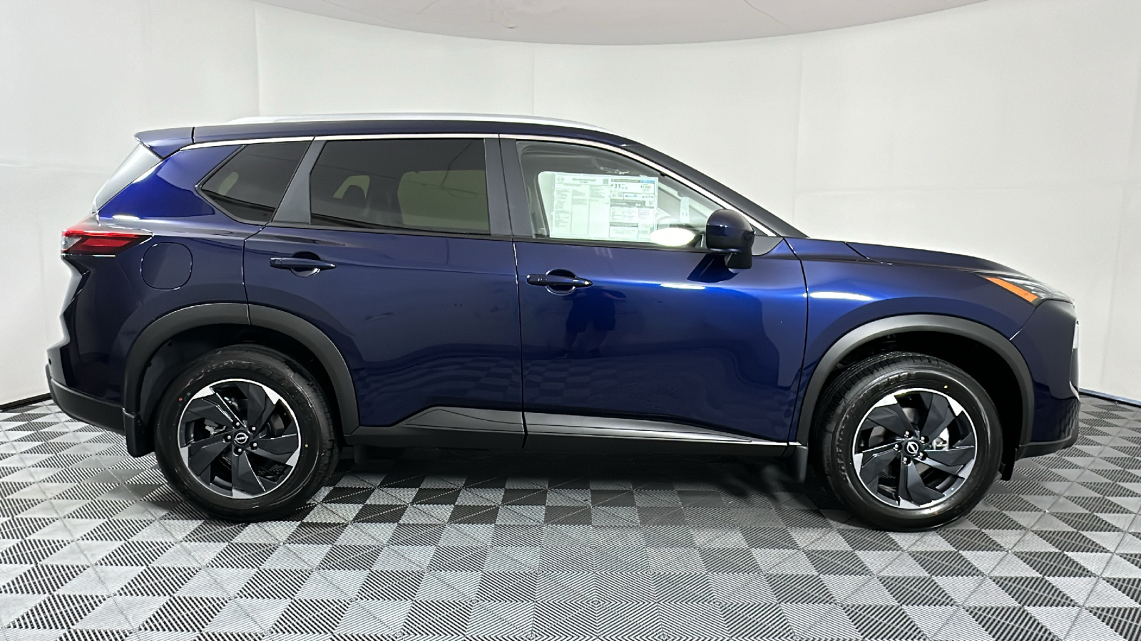 2024 Nissan Rogue SV 8