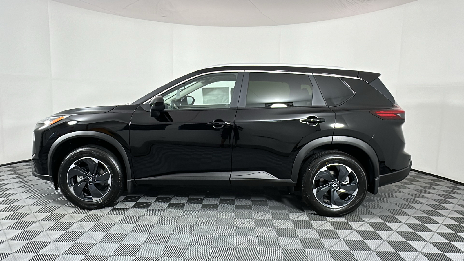 2024 Nissan Rogue SV 4