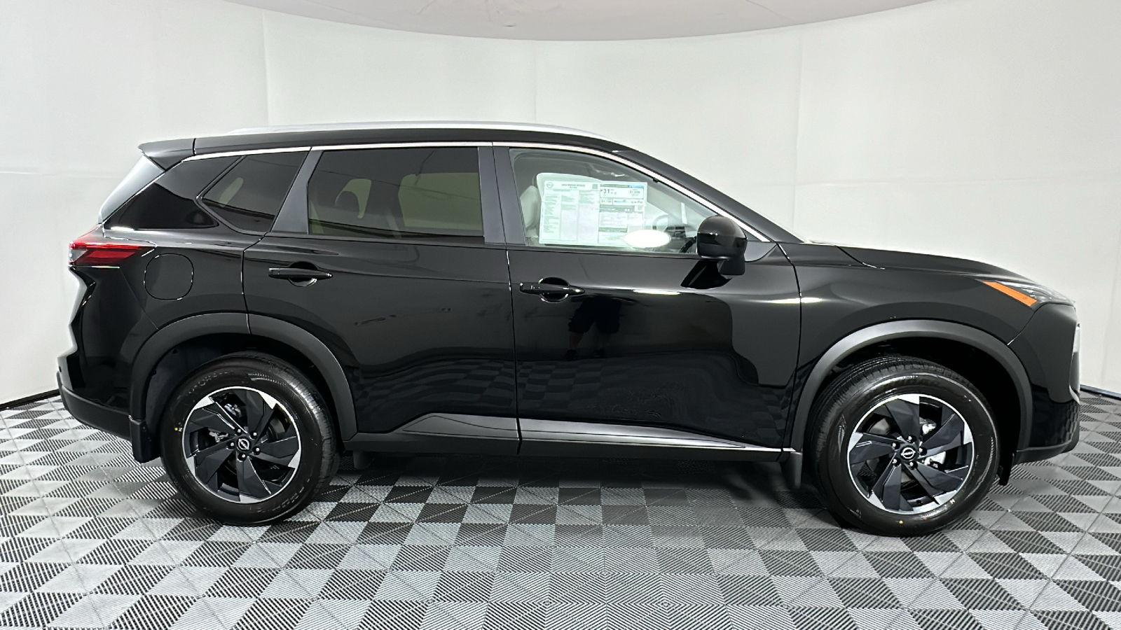 2024 Nissan Rogue SV 8