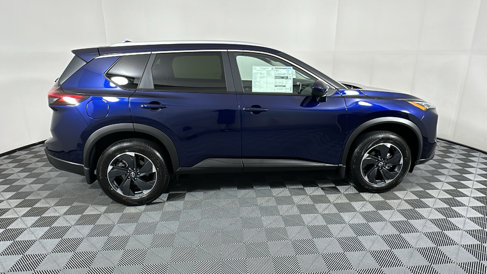 2024 Nissan Rogue SV 8