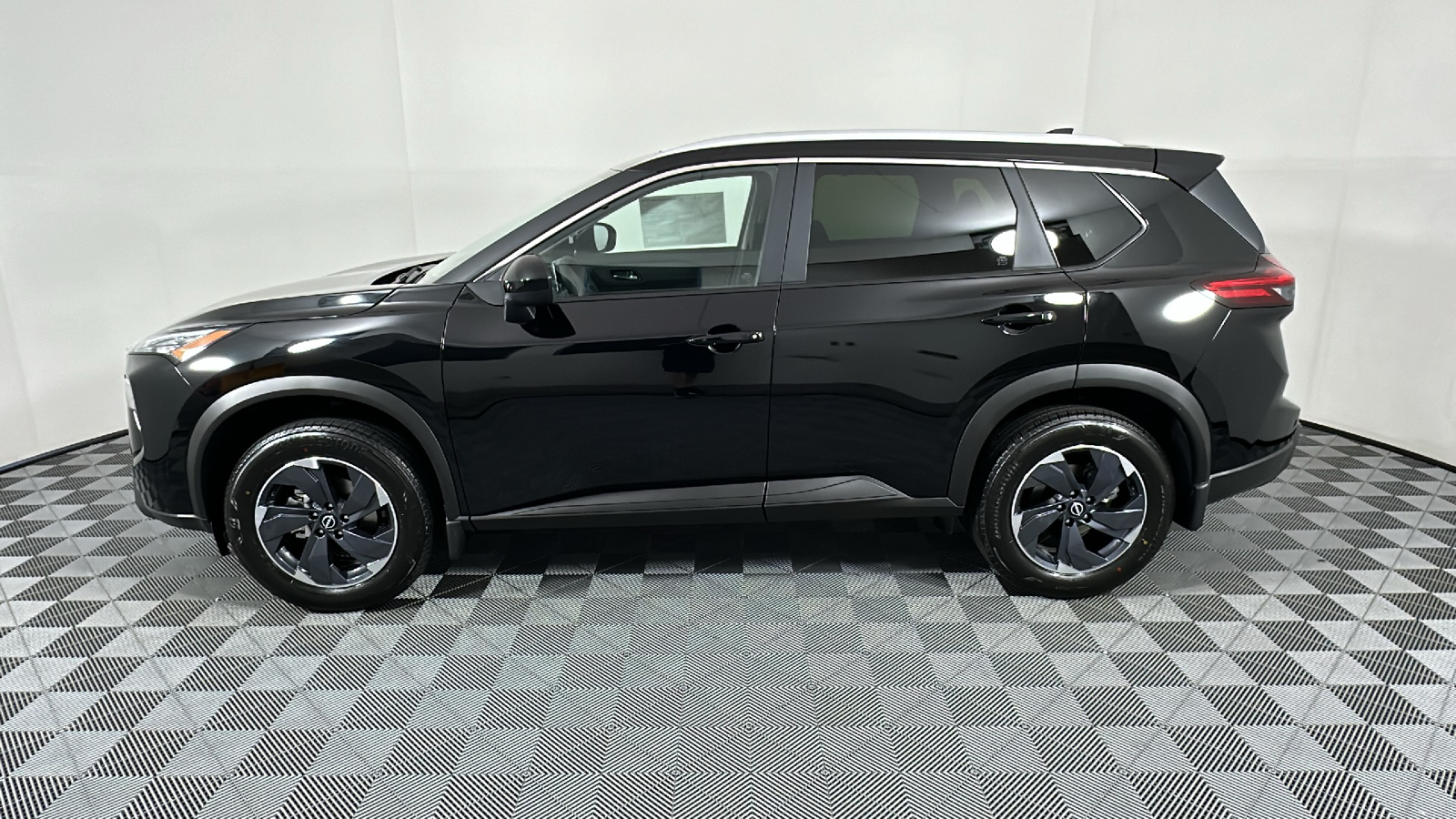 2024 Nissan Rogue SV 4