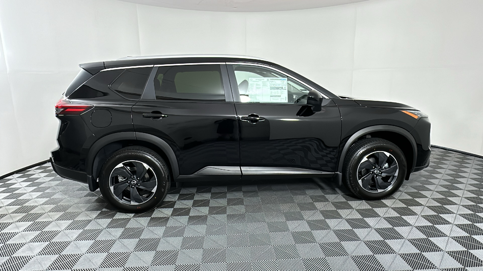 2024 Nissan Rogue SV 8