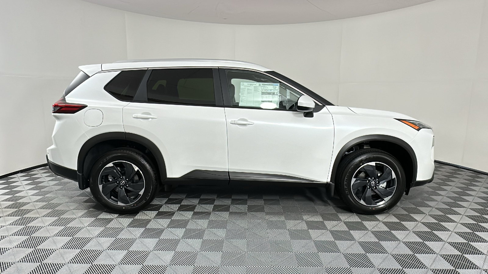 2024 Nissan Rogue SV 8