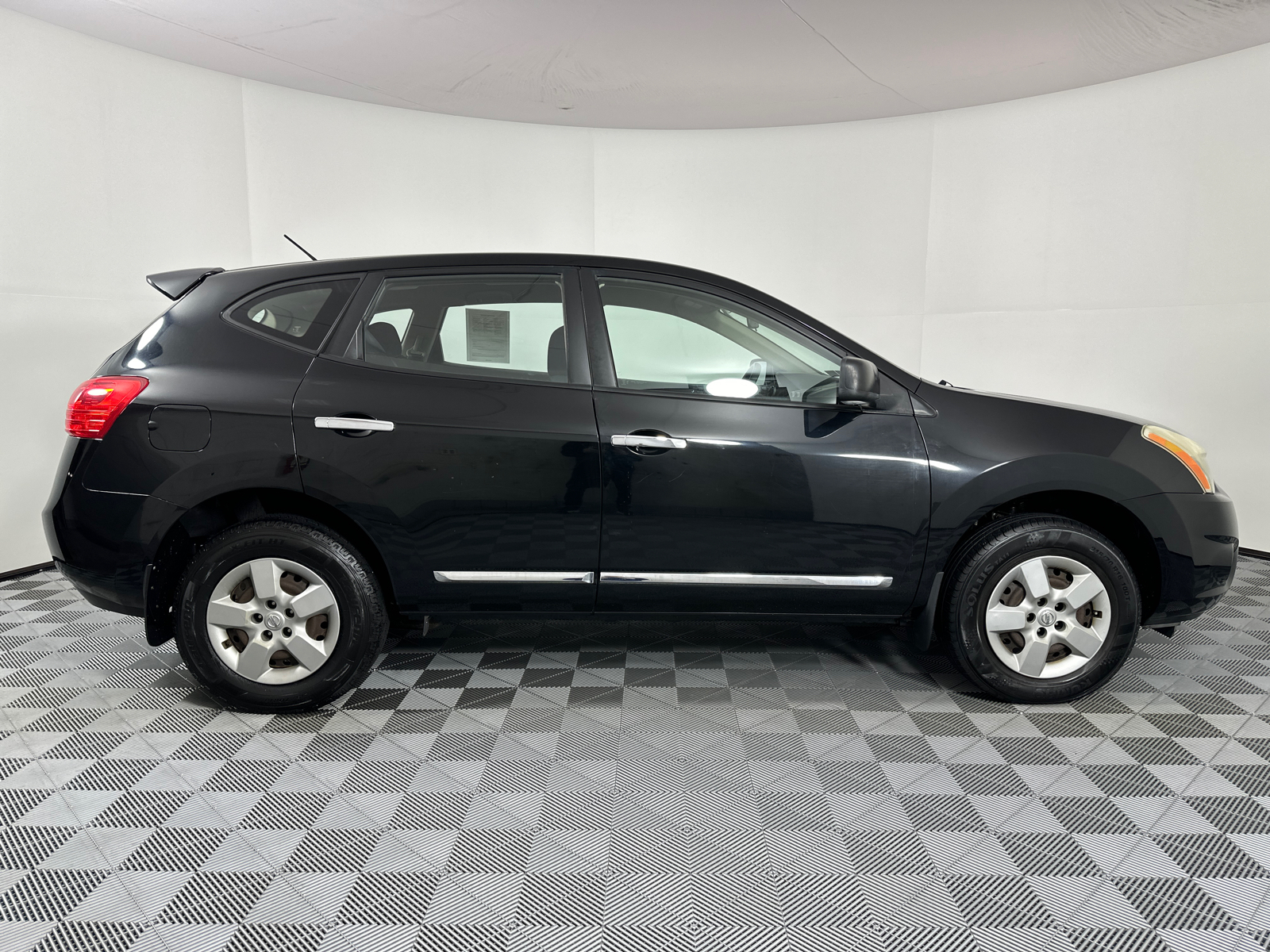 2011 Nissan Rogue S 8