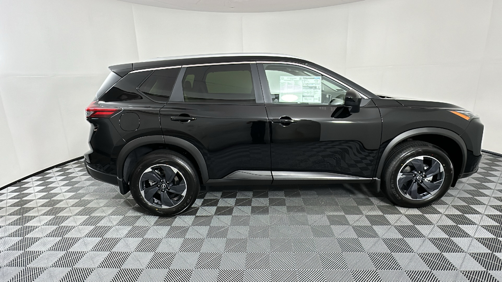 2024 Nissan Rogue SV 8