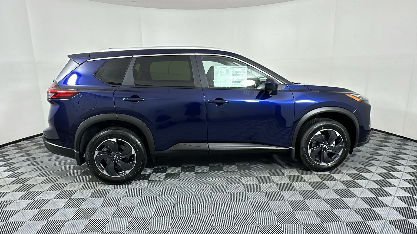 2024 Nissan Rogue SV 8