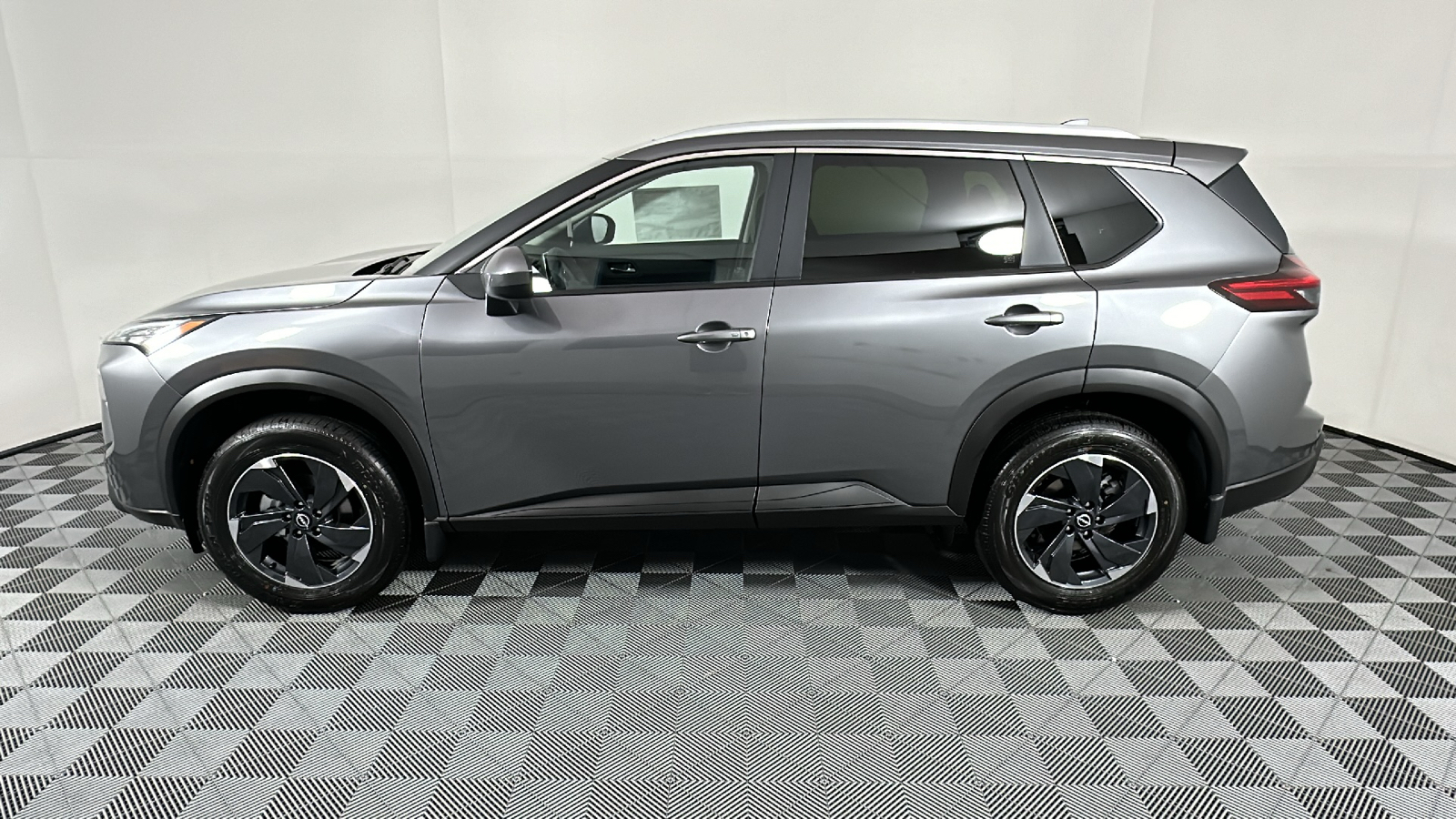 2024 Nissan Rogue SV 4