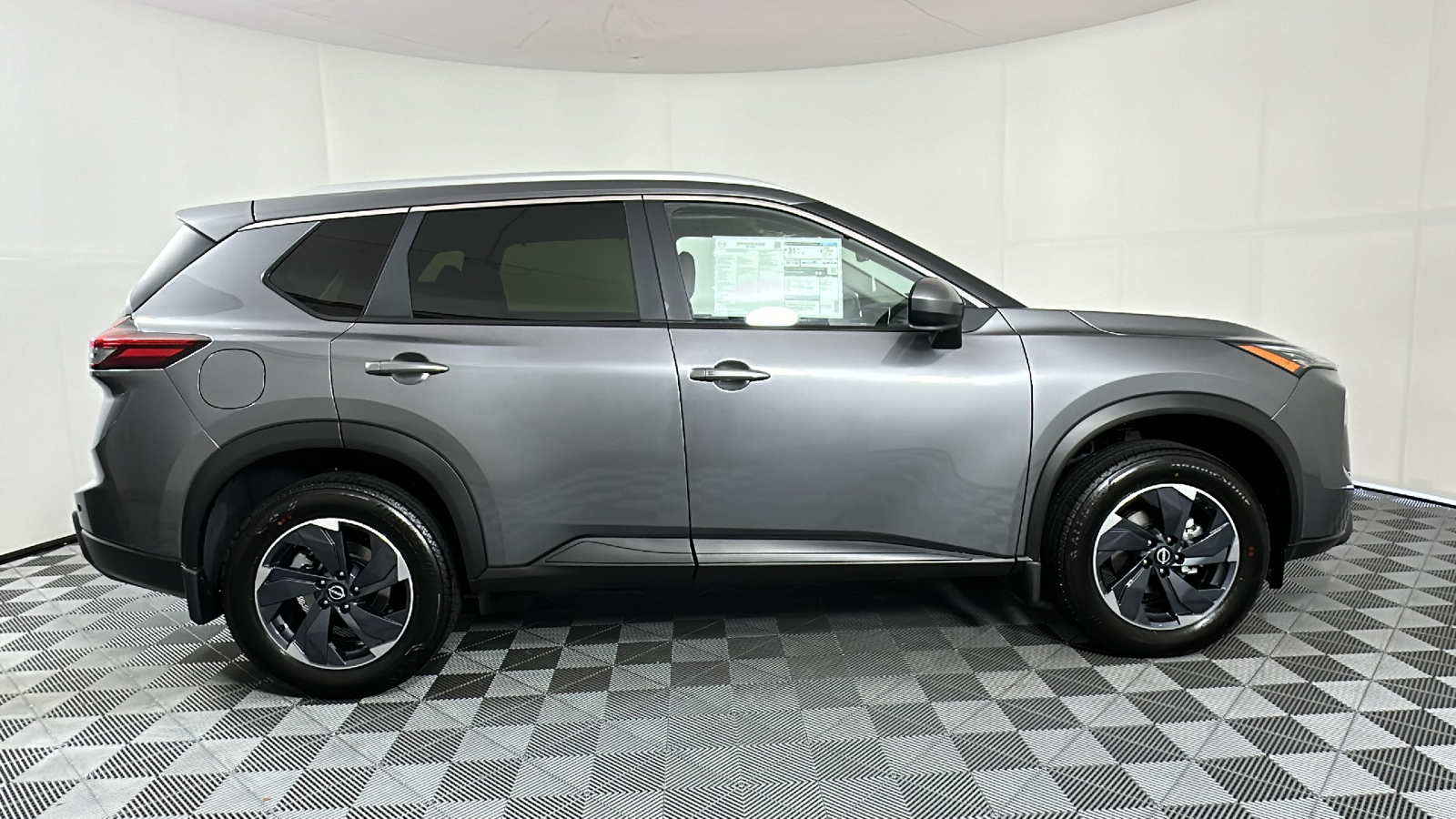 2024 Nissan Rogue SV 8