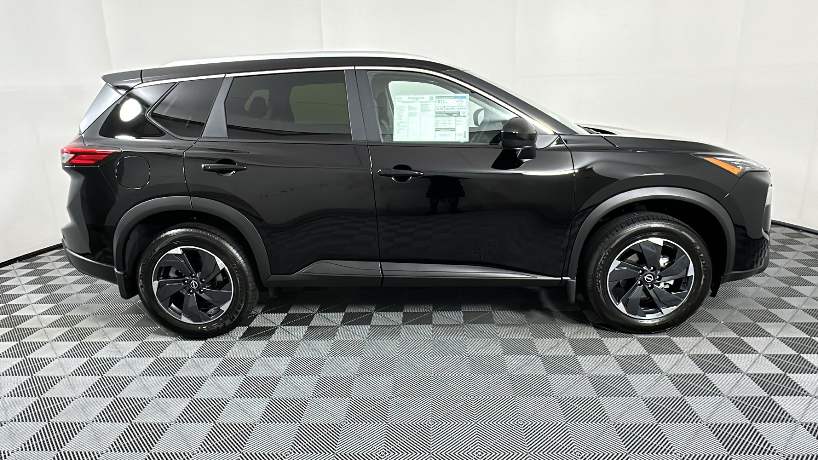 2024 Nissan Rogue SV 8