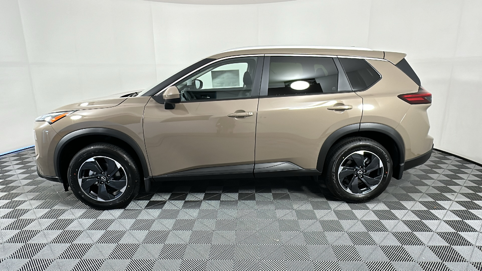 2024 Nissan Rogue SV 4