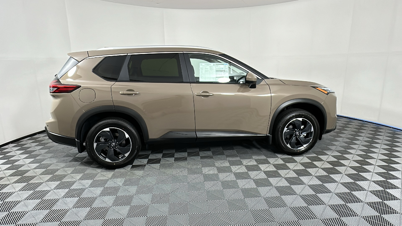 2024 Nissan Rogue SV 8