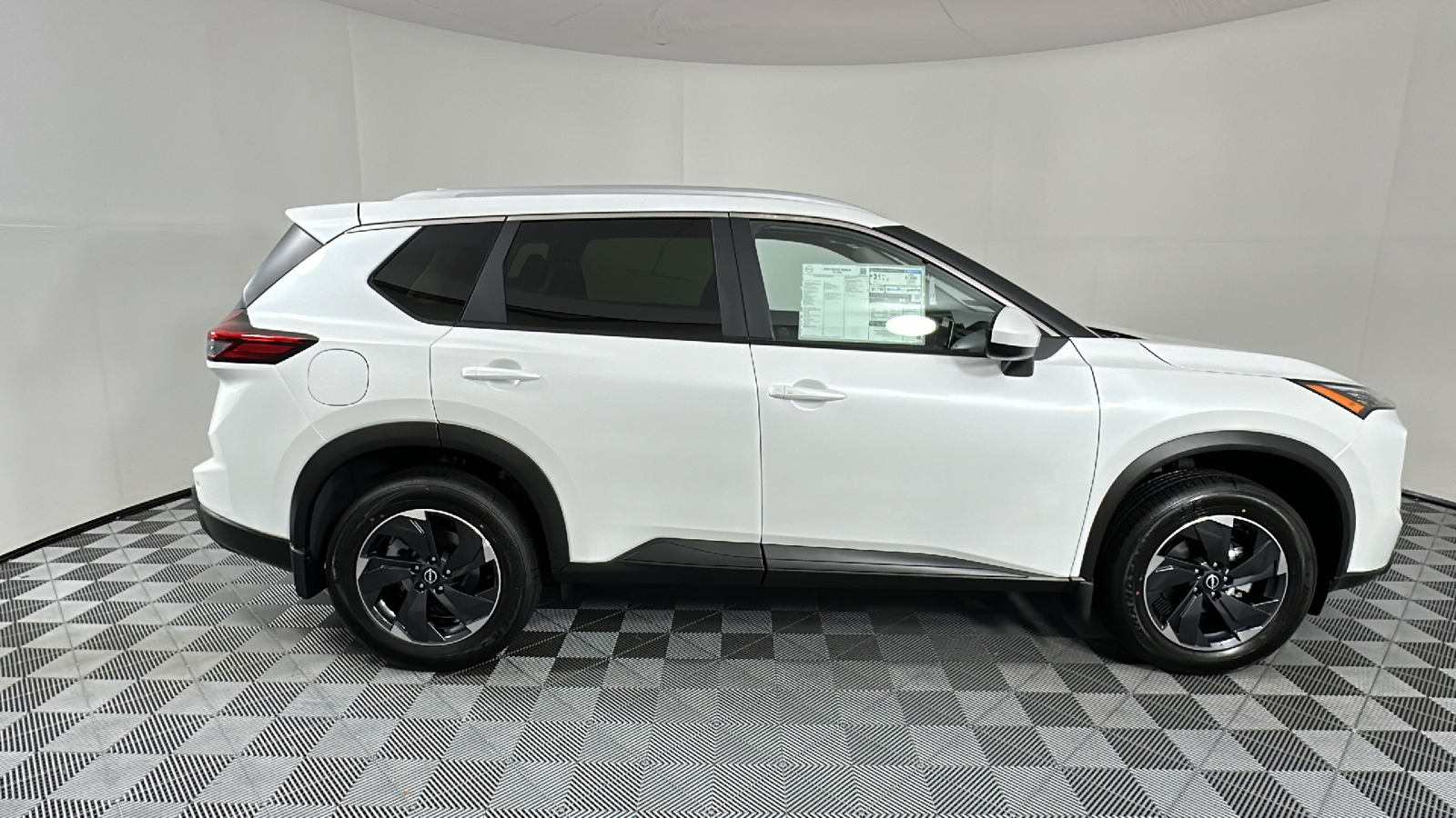 2024 Nissan Rogue SV 8