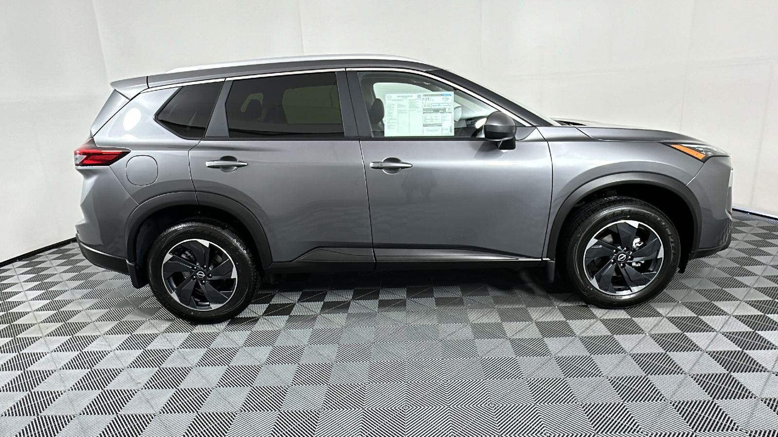 2024 Nissan Rogue SV 8