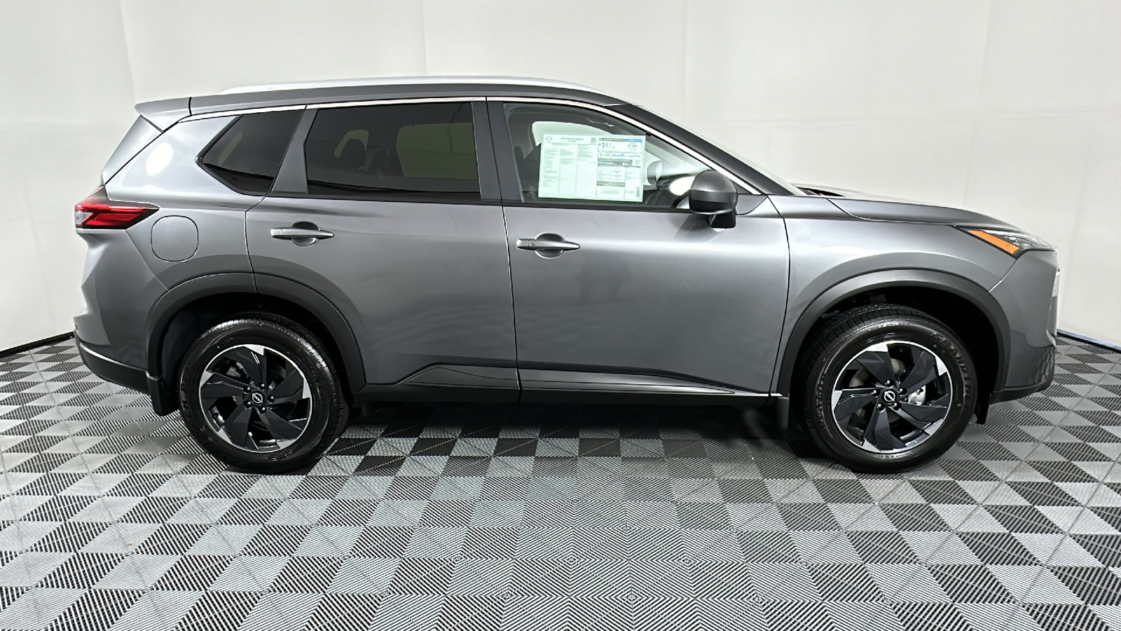 2024 Nissan Rogue SV 8