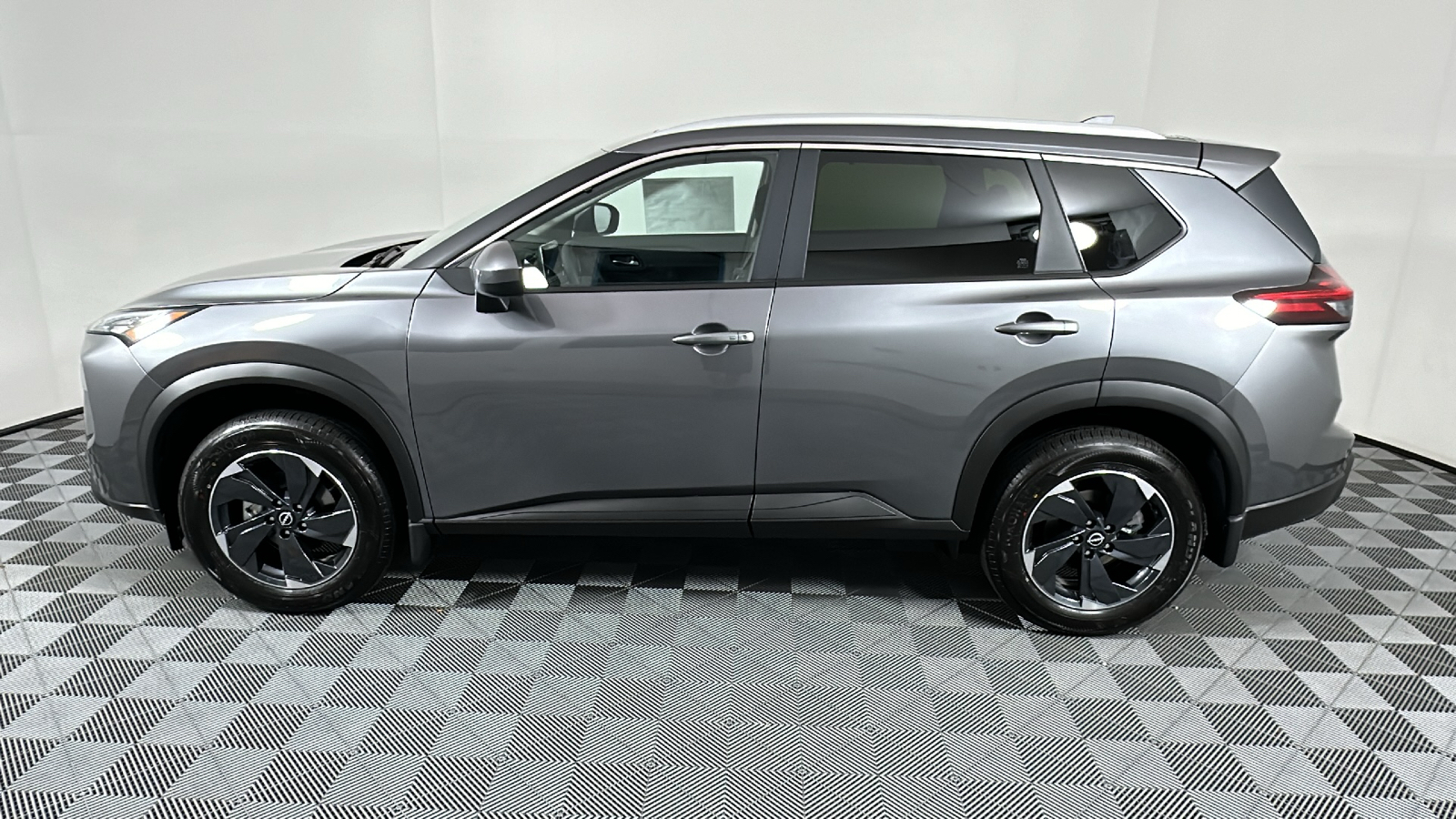 2024 Nissan Rogue SV 4