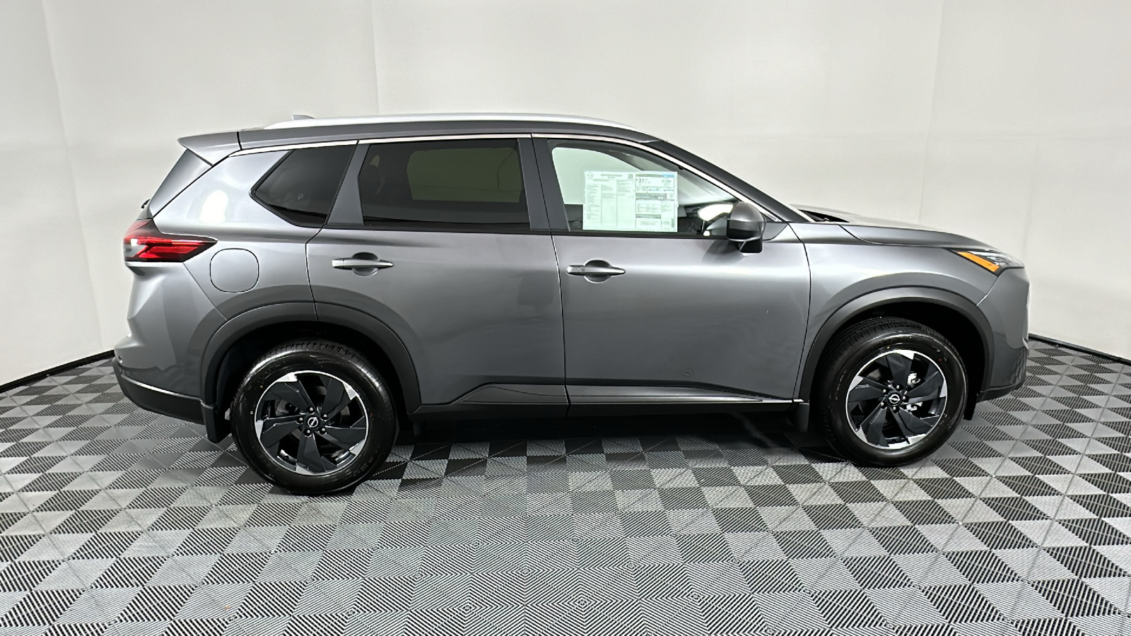 2024 Nissan Rogue SV 8