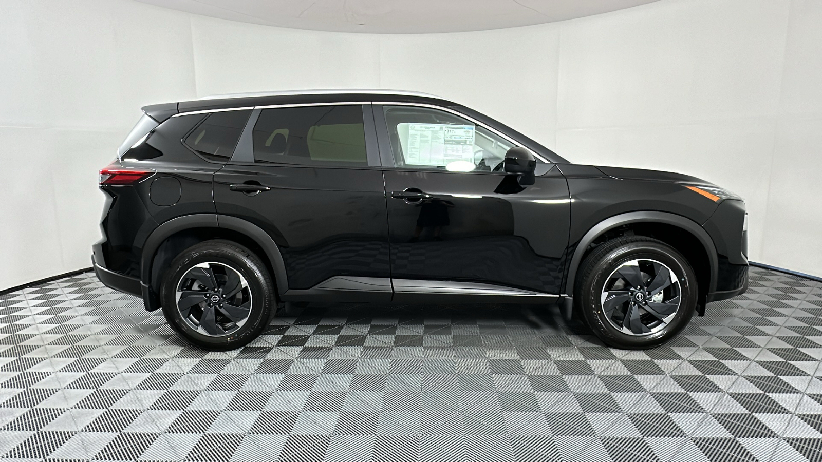 2024 Nissan Rogue SV 8