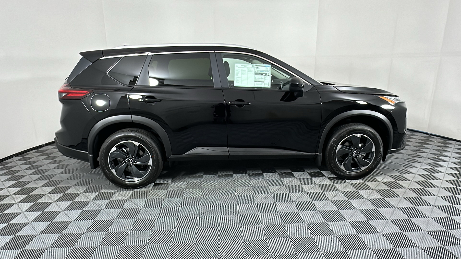 2024 Nissan Rogue SV 8