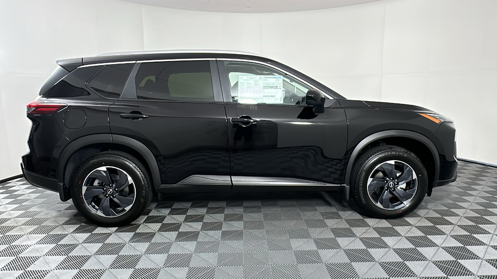 2024 Nissan Rogue SV 8