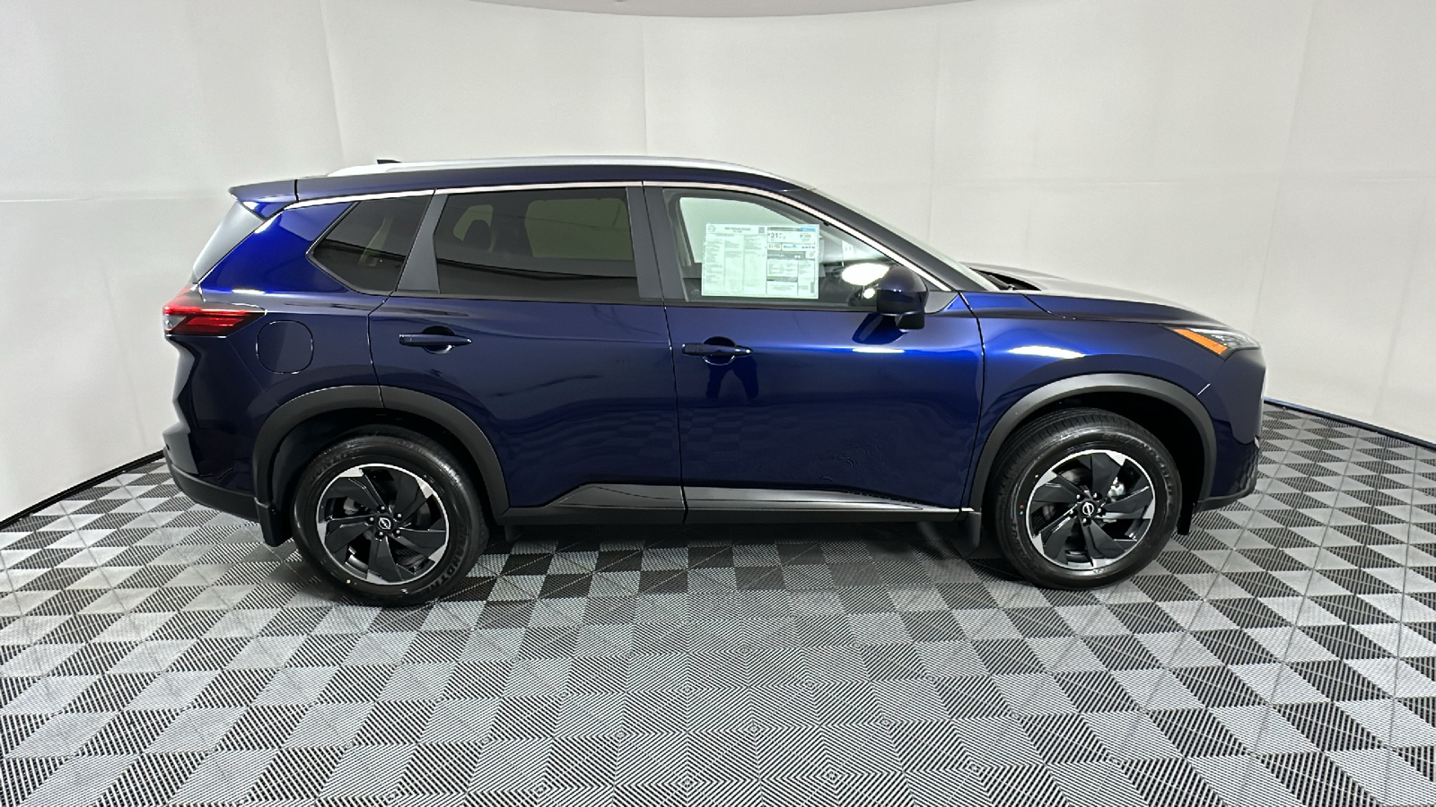 2024 Nissan Rogue SV 8