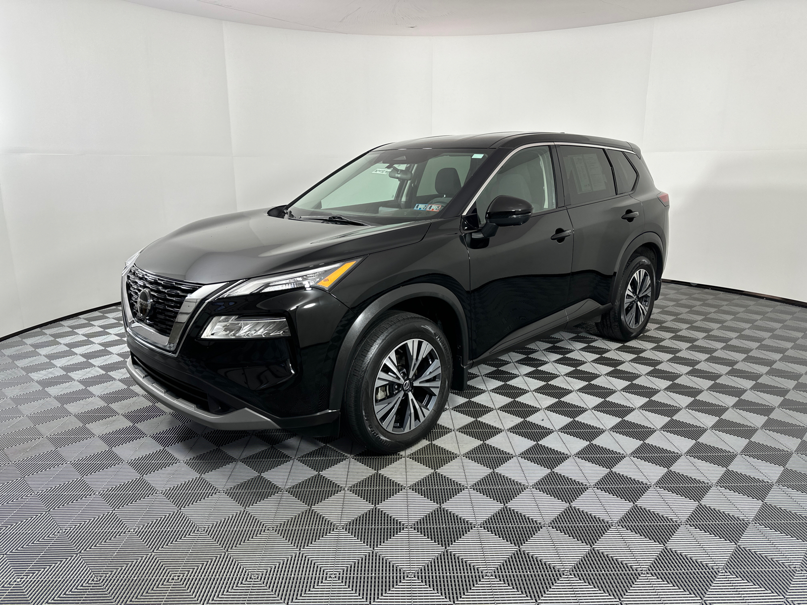 2021 Nissan Rogue SV 3