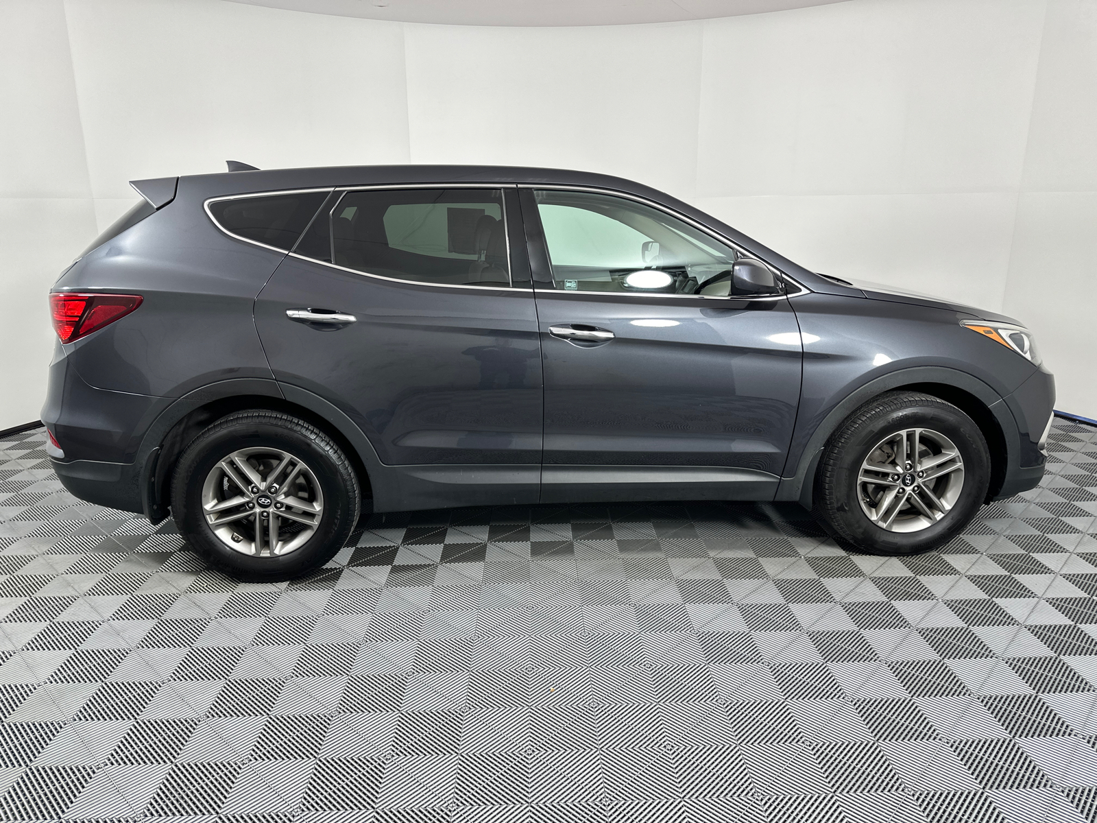 2017 Hyundai Santa Fe Sport 2.4 Base 8