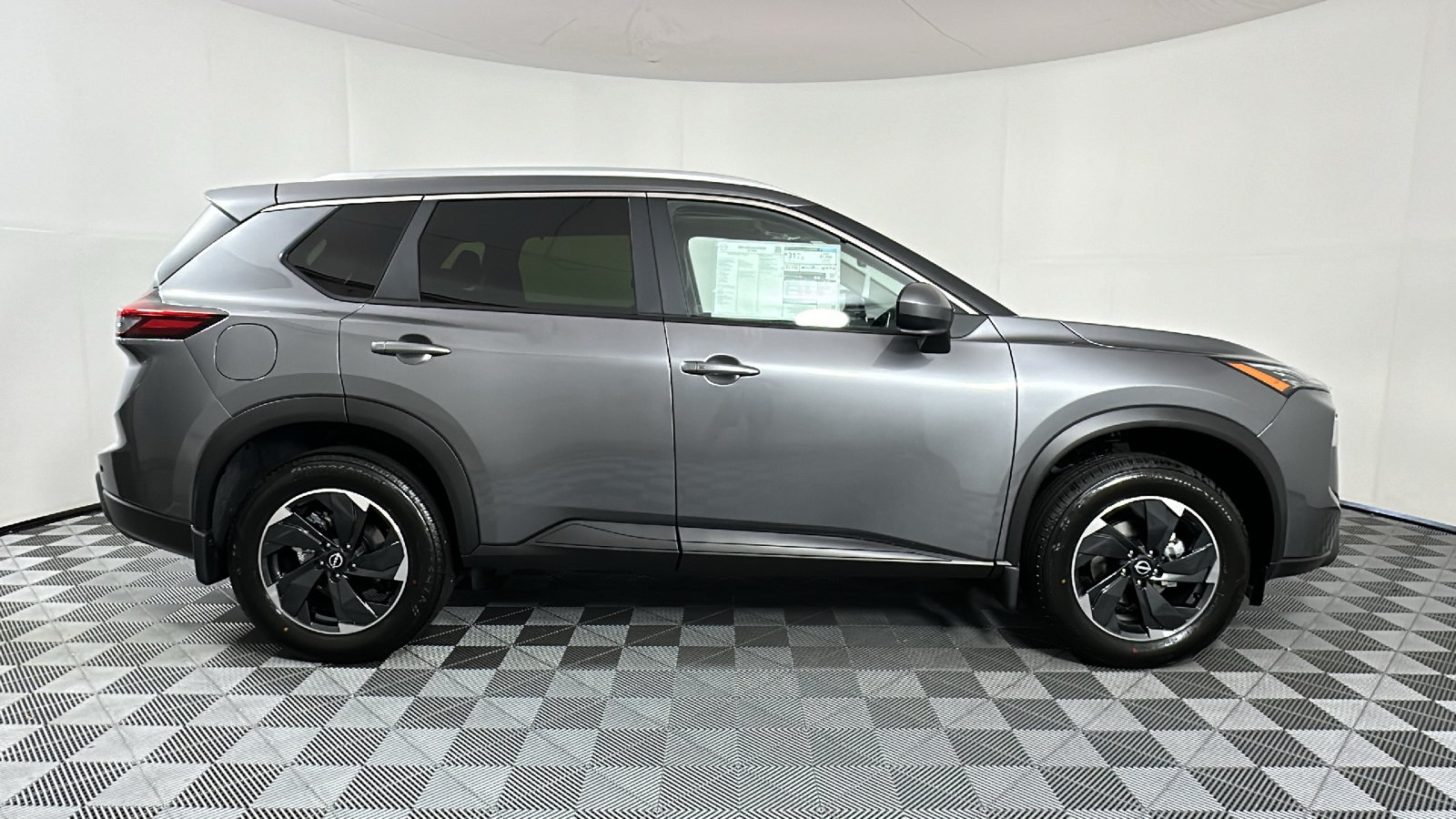 2024 Nissan Rogue SV 8