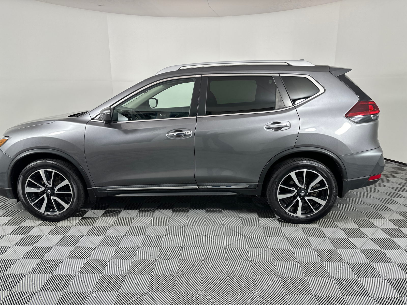 2020 Nissan Rogue SL 4