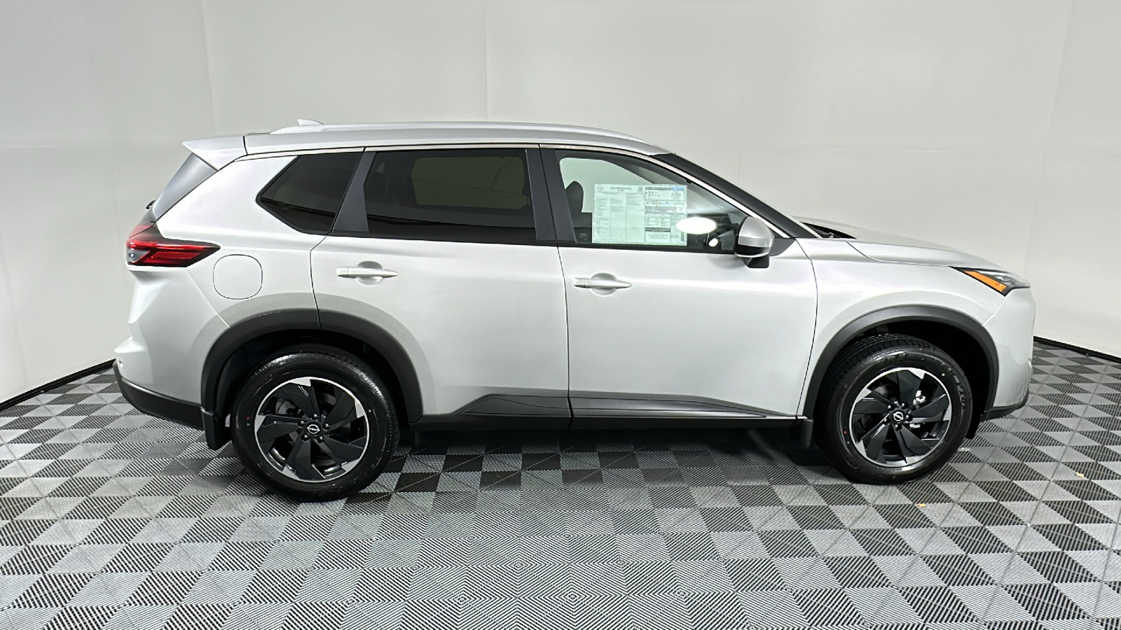 2024 Nissan Rogue SV 8