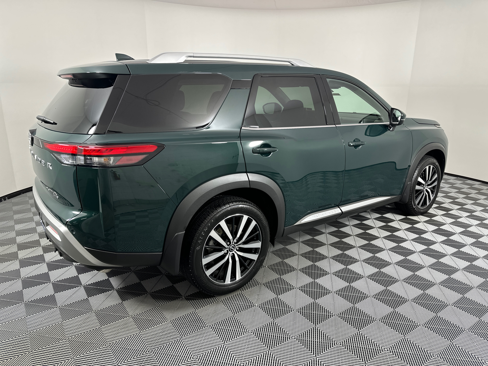 2024 Nissan Pathfinder Platinum 7