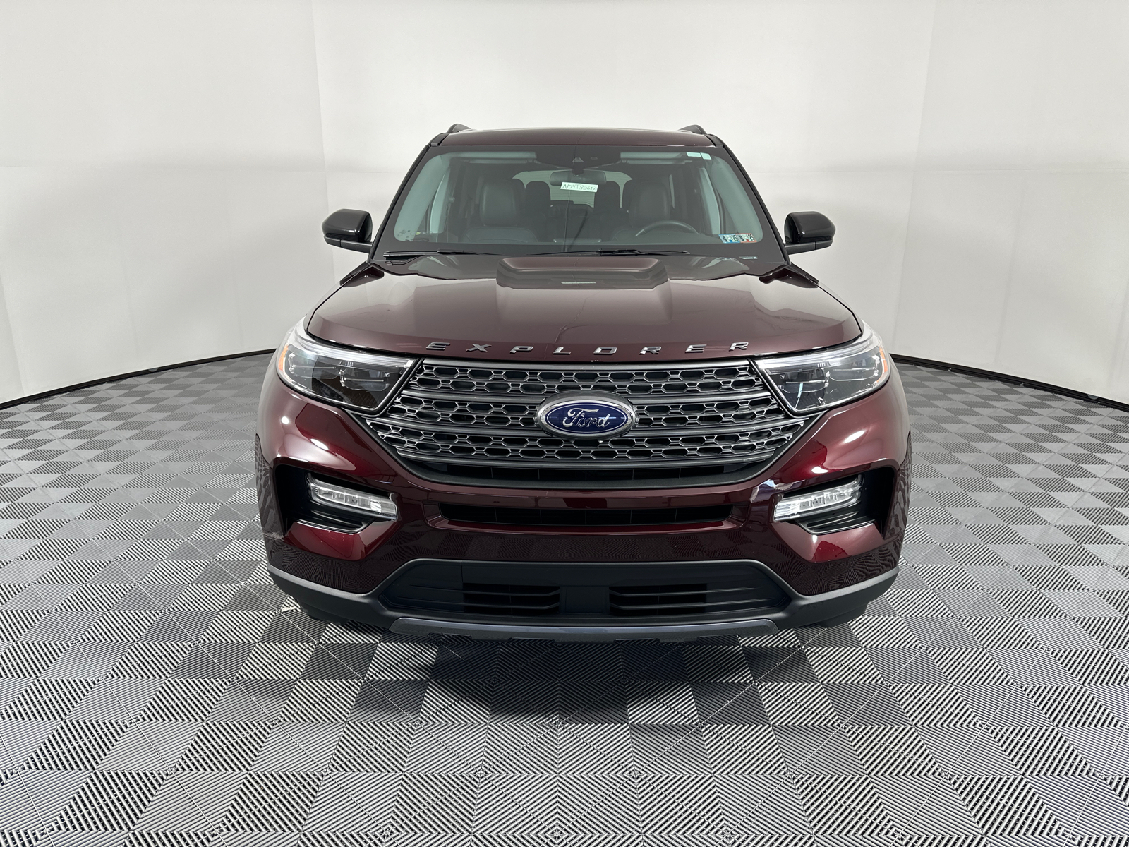 2022 Ford Explorer XLT 2