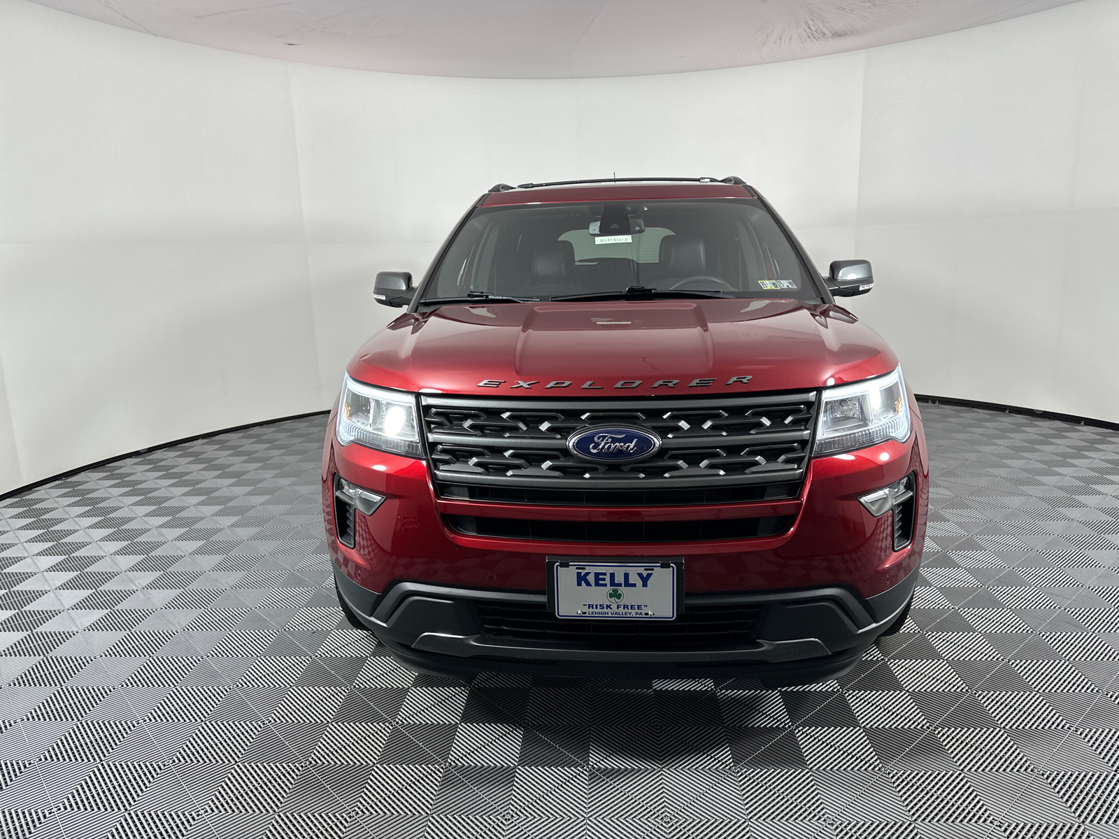 2019 Ford Explorer XLT 2