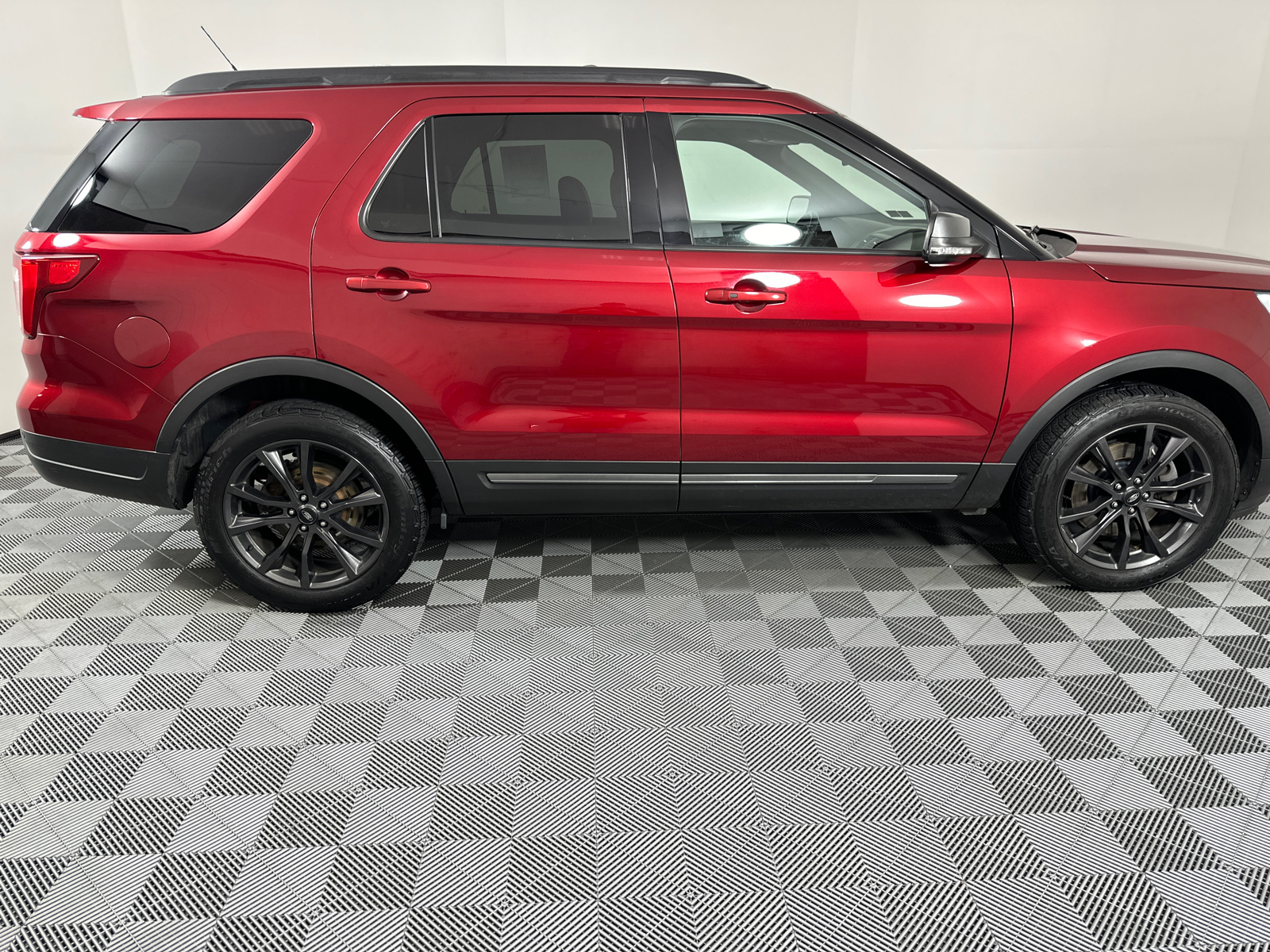 2019 Ford Explorer XLT 8