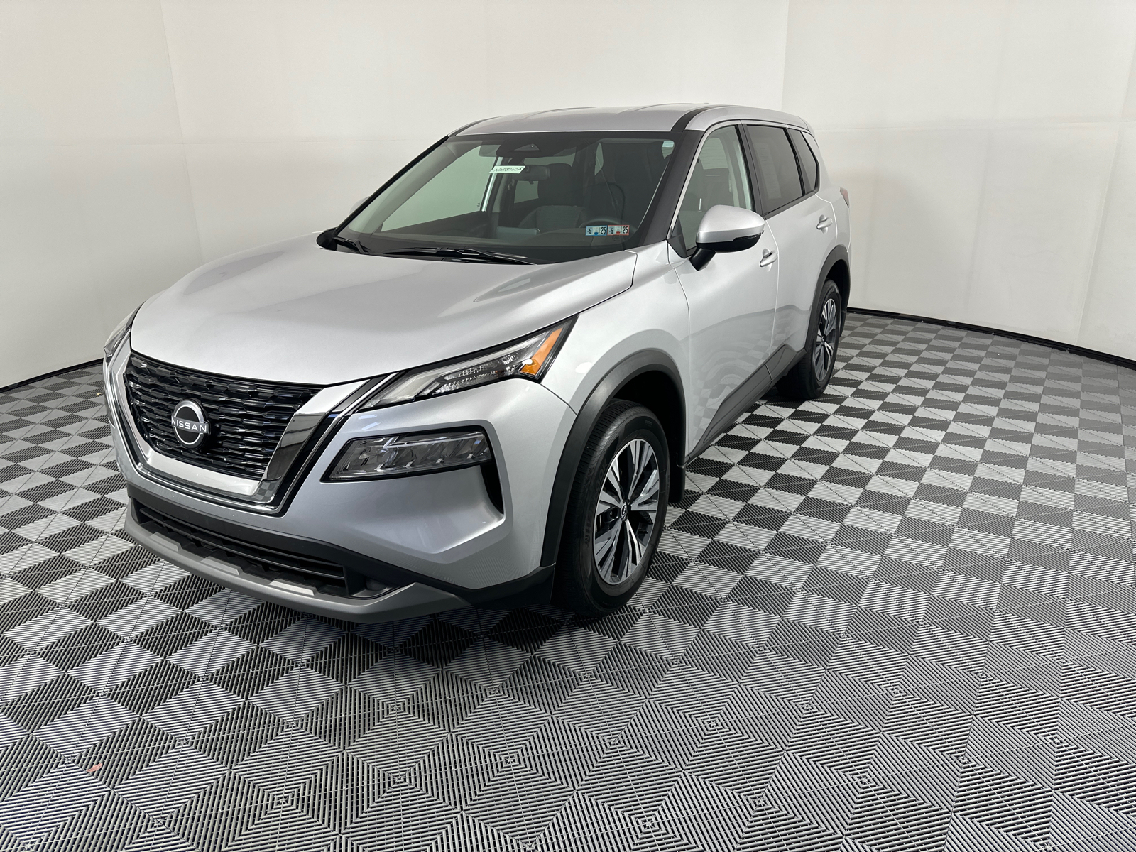 2022 Nissan Rogue SV 3