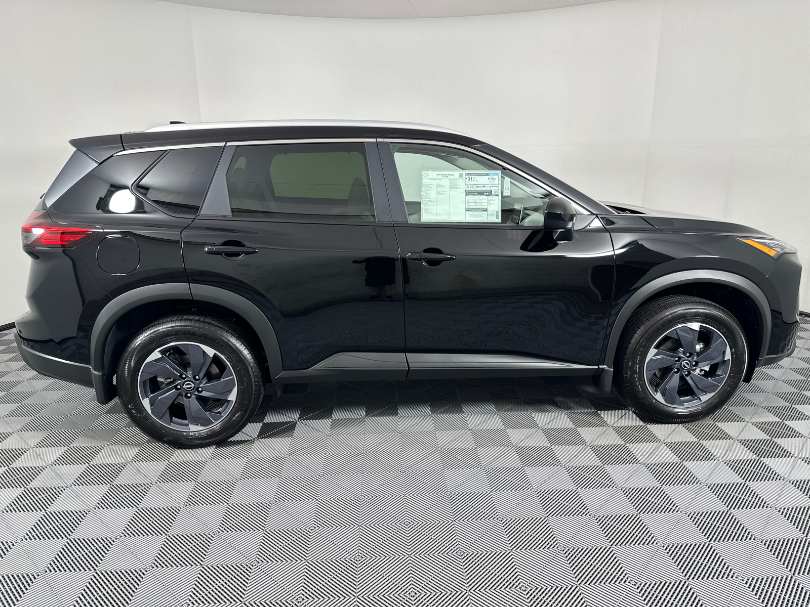 2024 Nissan Rogue SV 8