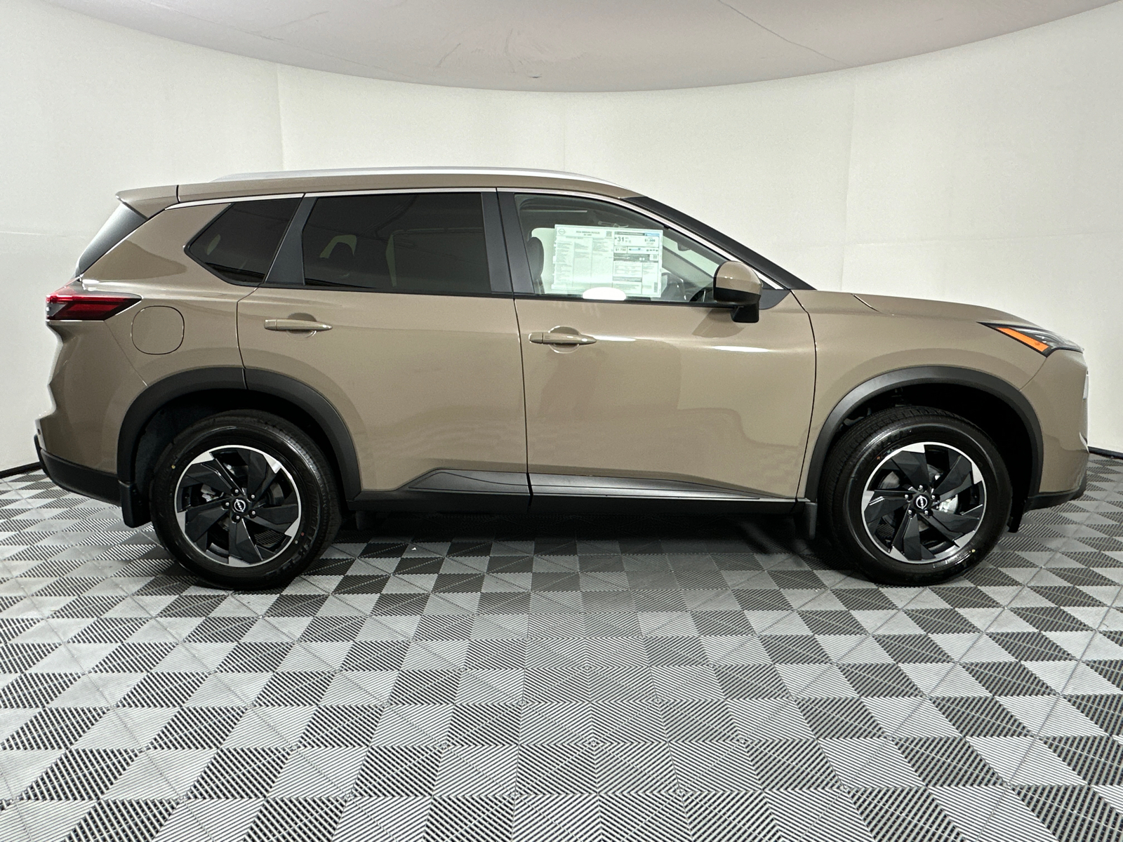 2024 Nissan Rogue SV 8