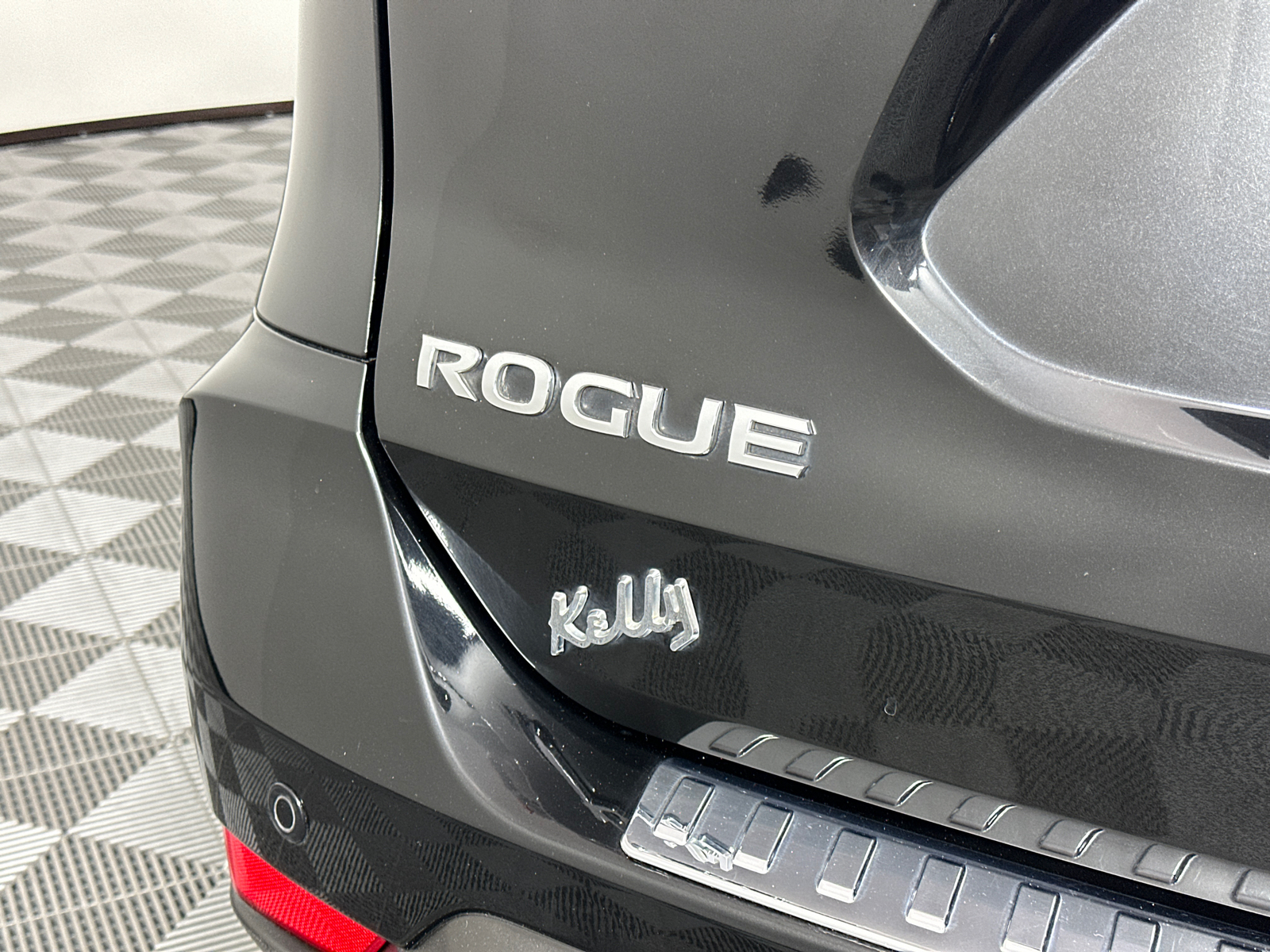 2019 Nissan Rogue SV 9