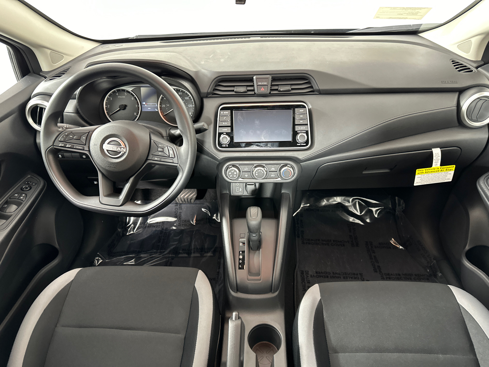 2025 Nissan Versa 1.6 S 17