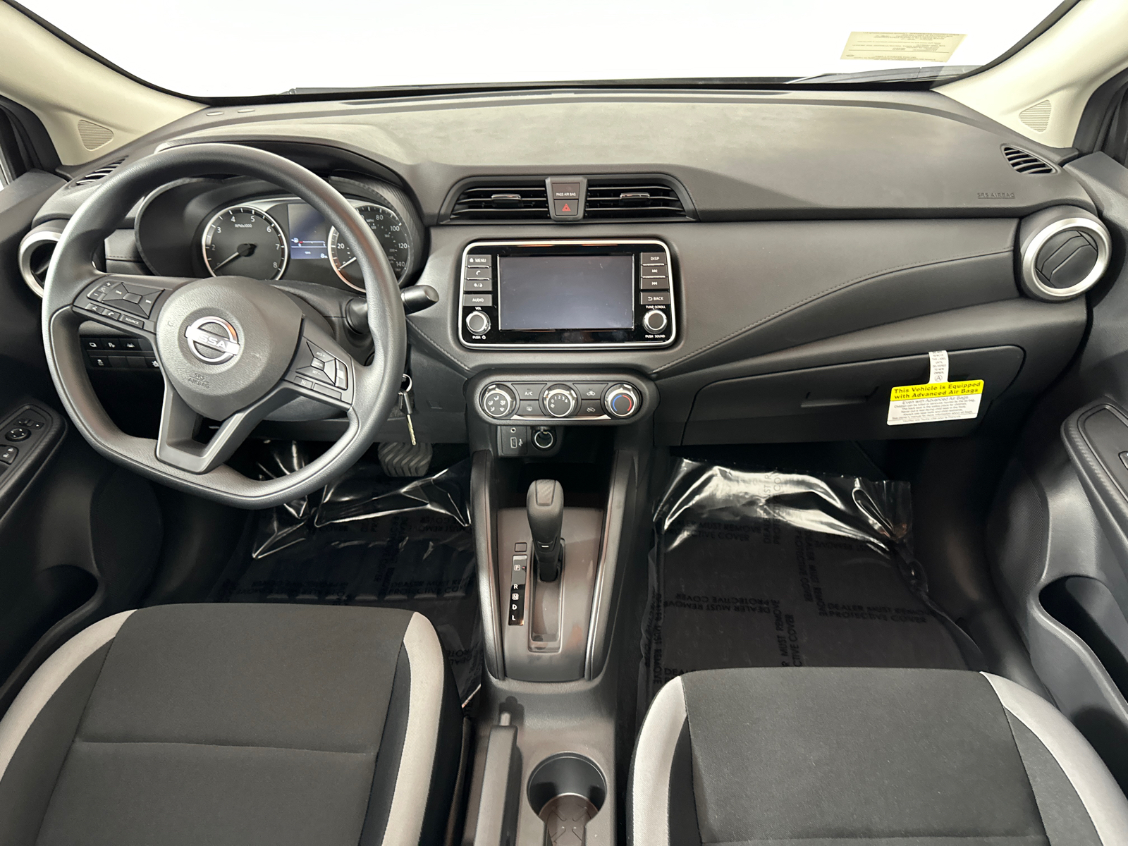 2025 Nissan Versa 1.6 S 17