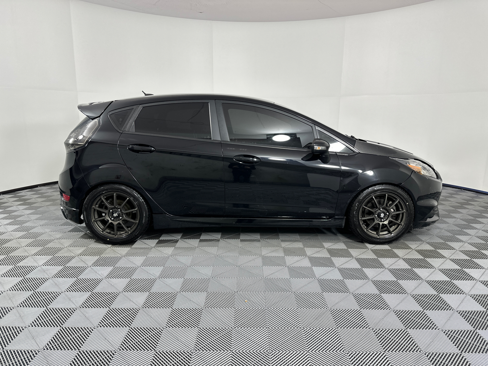 2016 Ford Fiesta ST 8