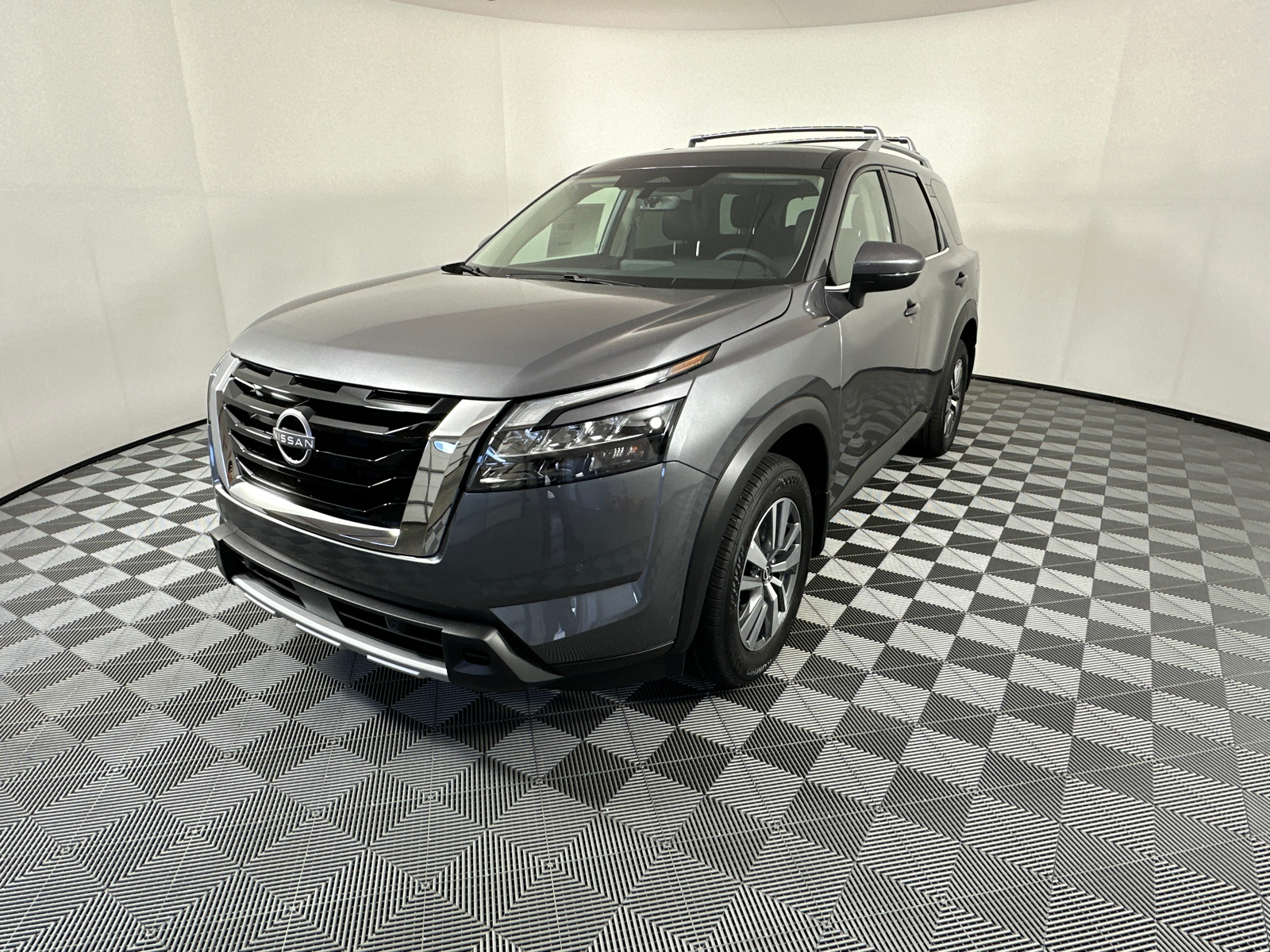 2025 Nissan Pathfinder SL 3